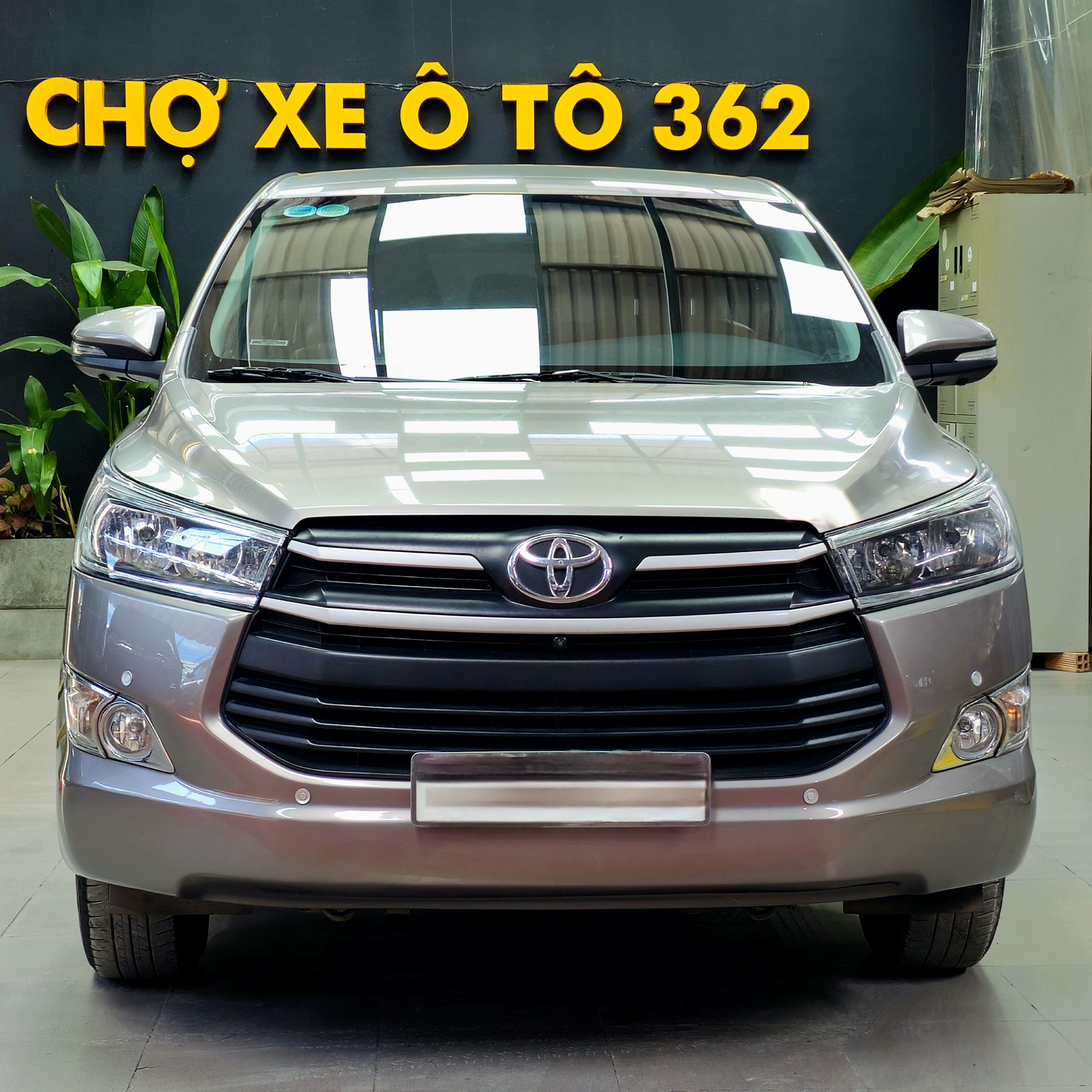 Toyota Innova 2.0G 2017 một chủ biển Sài Gòn