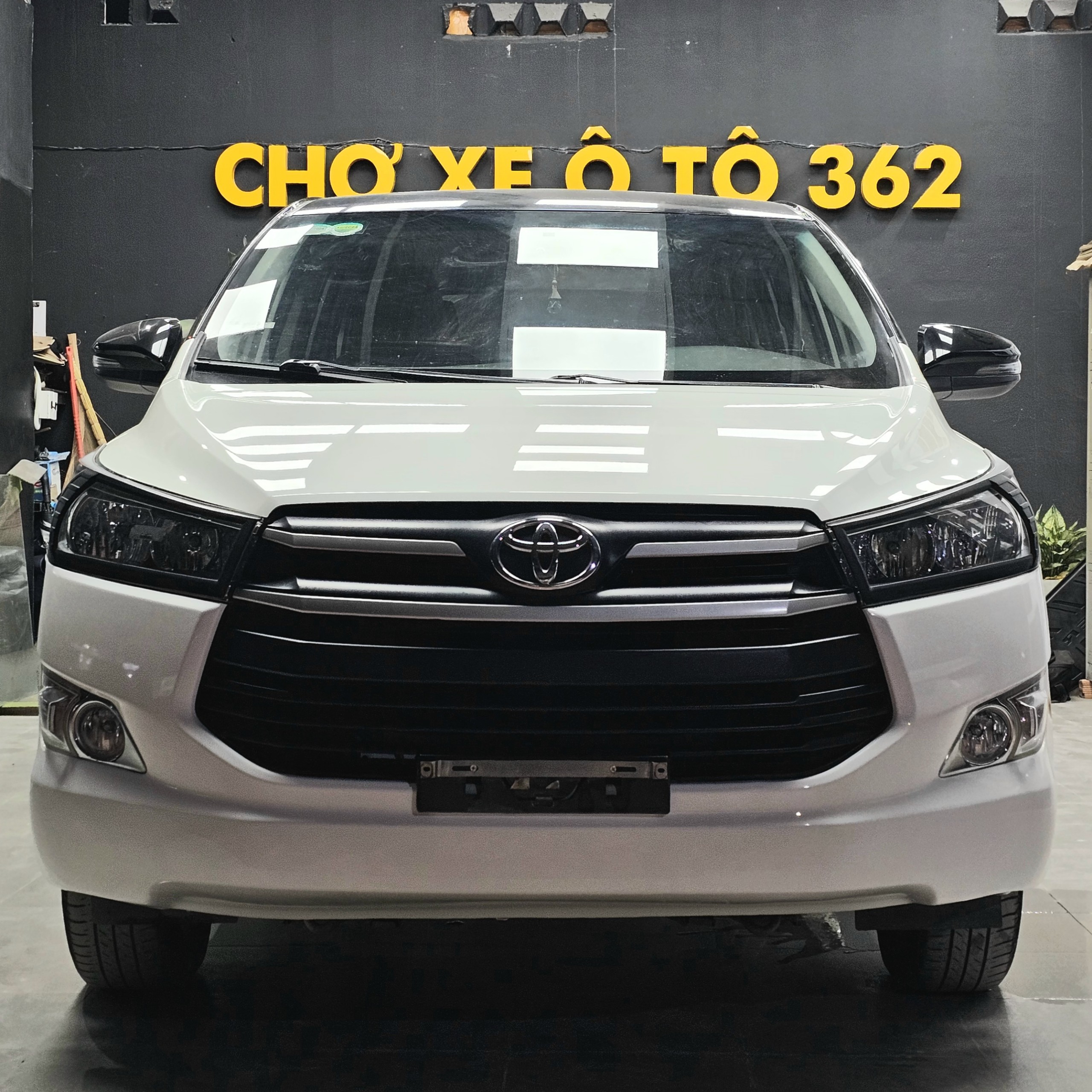 Toyota Innova 2.0E 2019 trắng cá nhân 1 chủ siêu rẻ