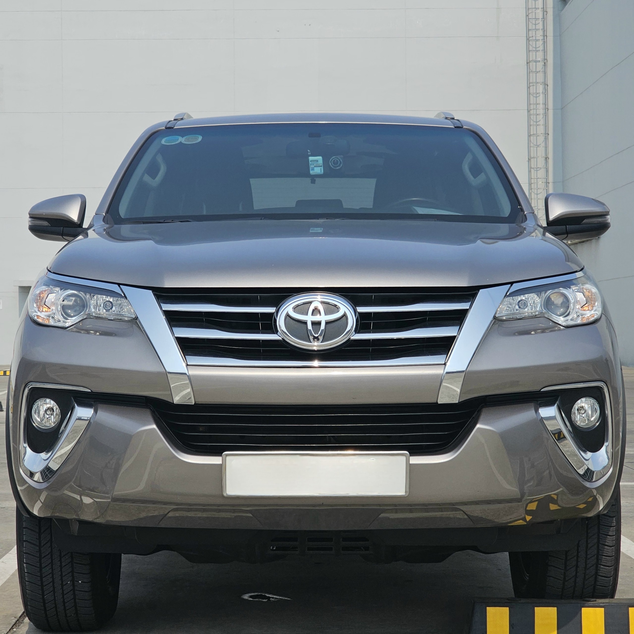 Toyota Fortuner 2.4G tự động dầu 2019 cá nhân 1 chủ biển trắng