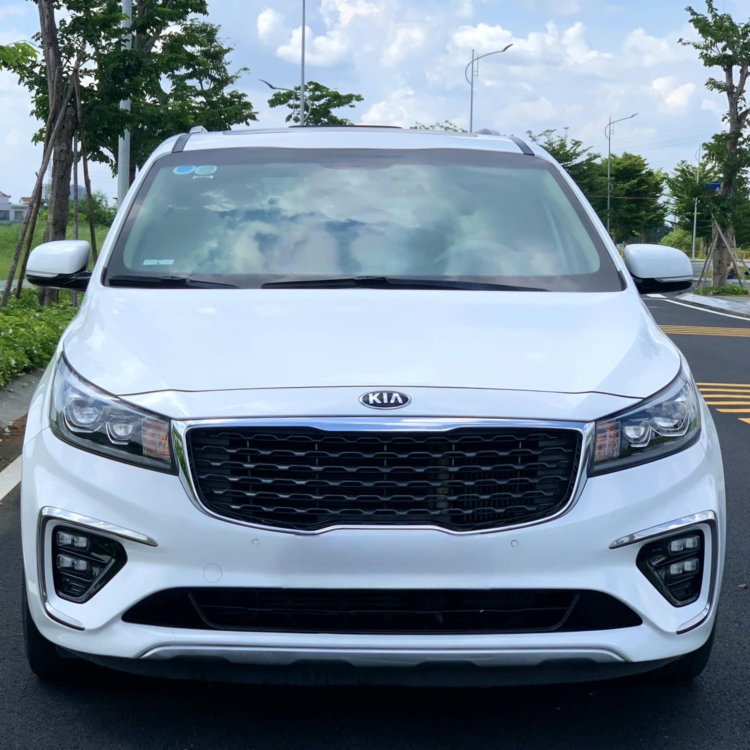 KIA SEDONA Platinum Dầu 2019 chính chủ đi ít bảo dưỡng hãng.