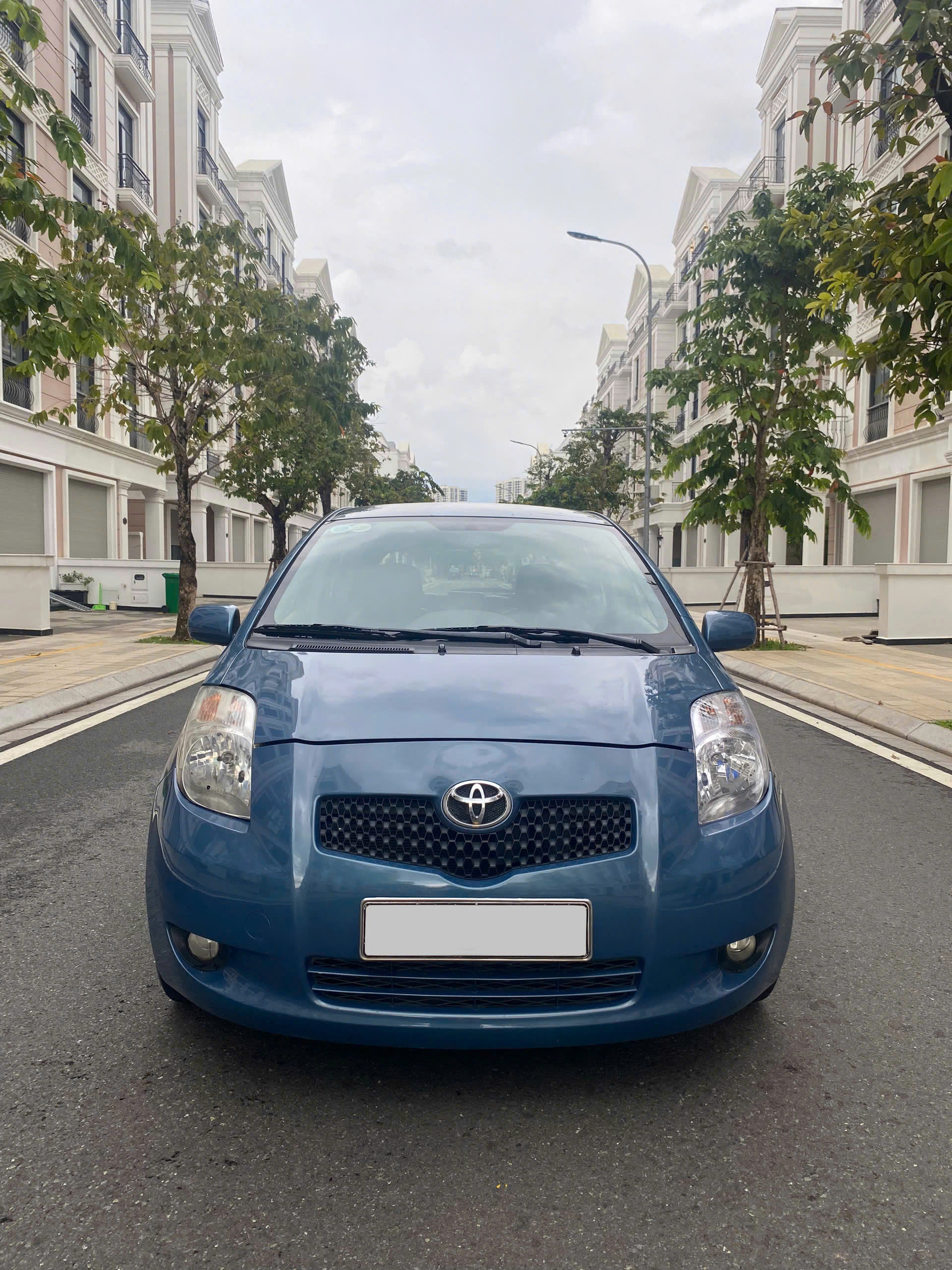 Toyota Yaris 1.3G model 2009 xe đẹp bảo dưỡng đầy đủ.